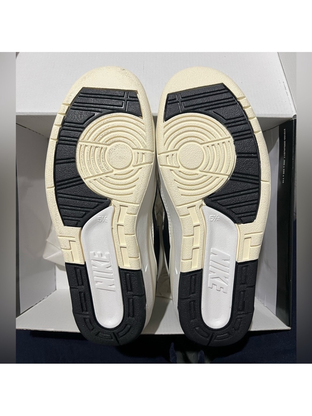 BNWT Womens AIR JORDAN 2 Retro - Picture 8 of 14